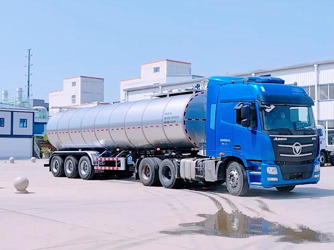 半挂鲜奶运输车交付 生鲜乳道路运输的元气新篇章